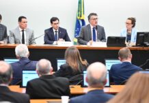 PEC do fim da jornada 6×1 tem semana decisiva de articulação sobre parecer