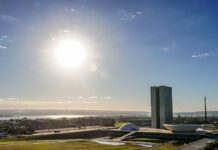 “Paradoxo”, diz cientista política sobre restrição de voto para o Congresso